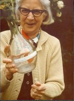 1974. Ingrid med den første pokal